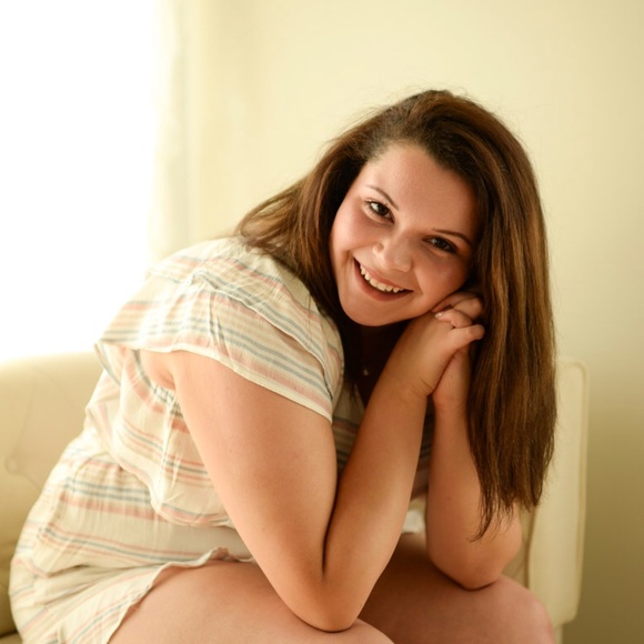 Meet your Posher, Lilly - Picture 1 of 3